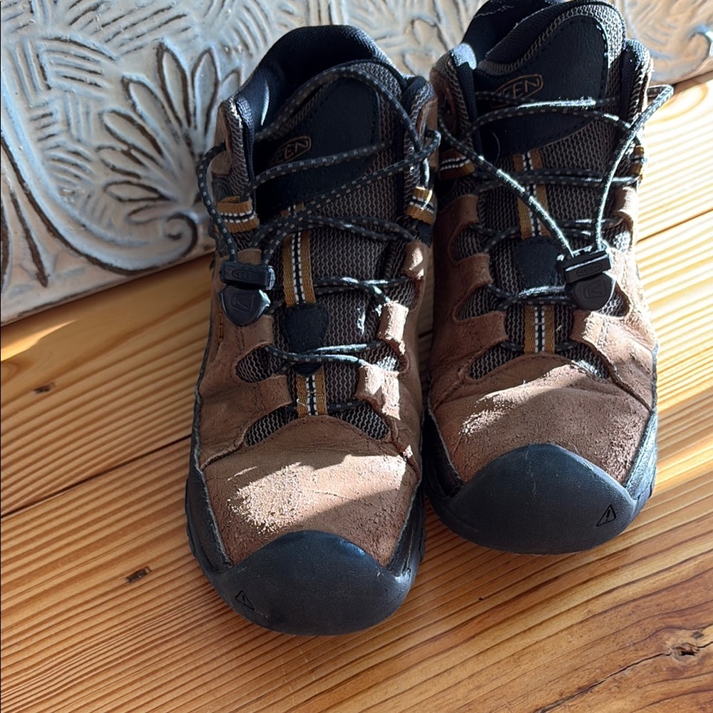 Kids Brown Keen Hiking Shoes